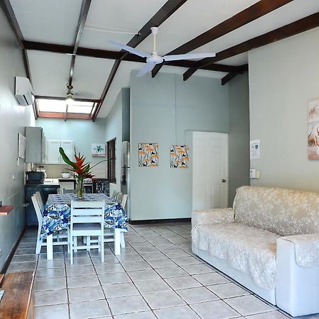 Private Fully Furnished Home At Wide Mouth Frog Hostel Quepos Ngoại thất bức ảnh