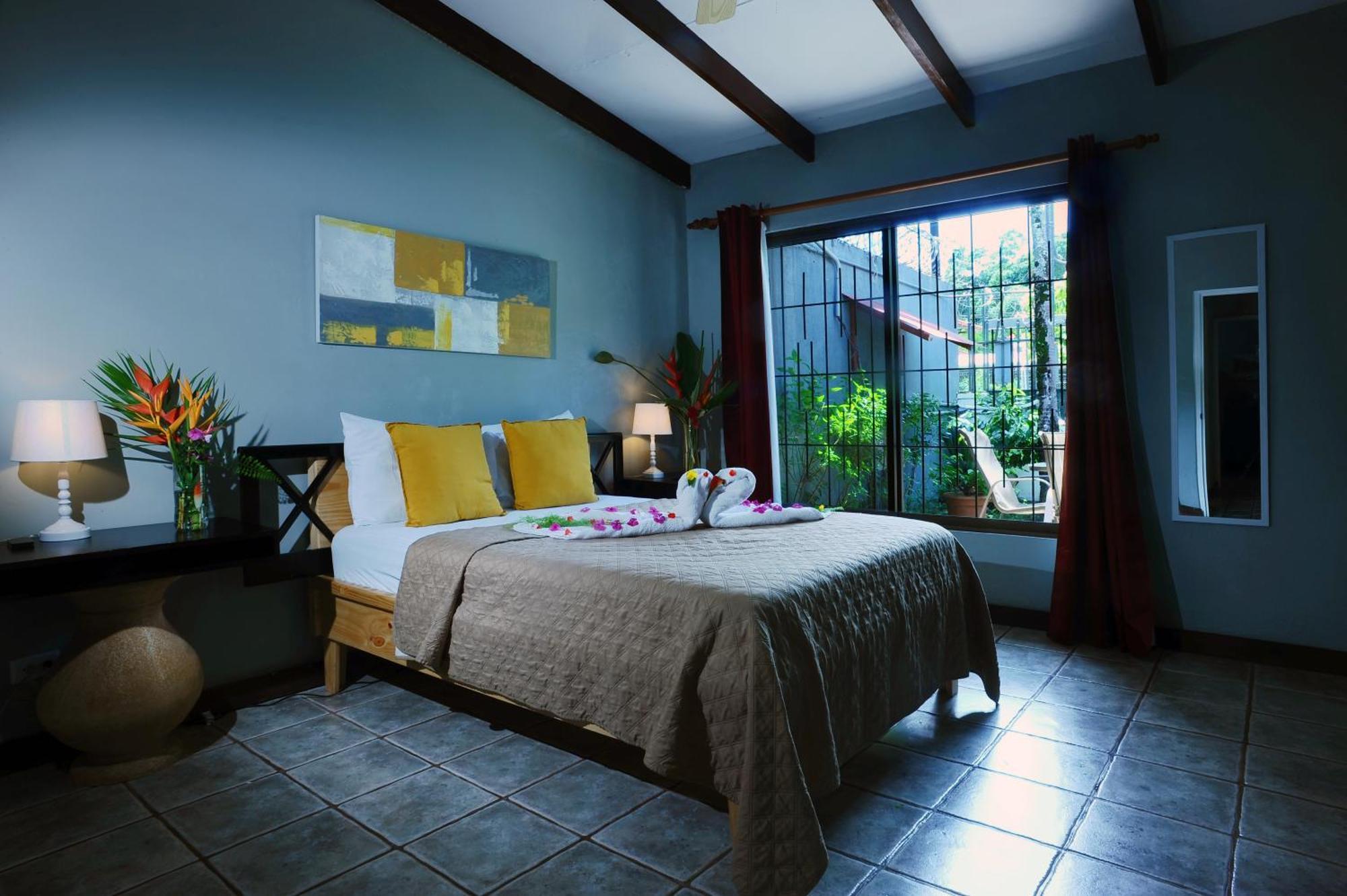Private Fully Furnished Home At Wide Mouth Frog Hostel Quepos Ngoại thất bức ảnh