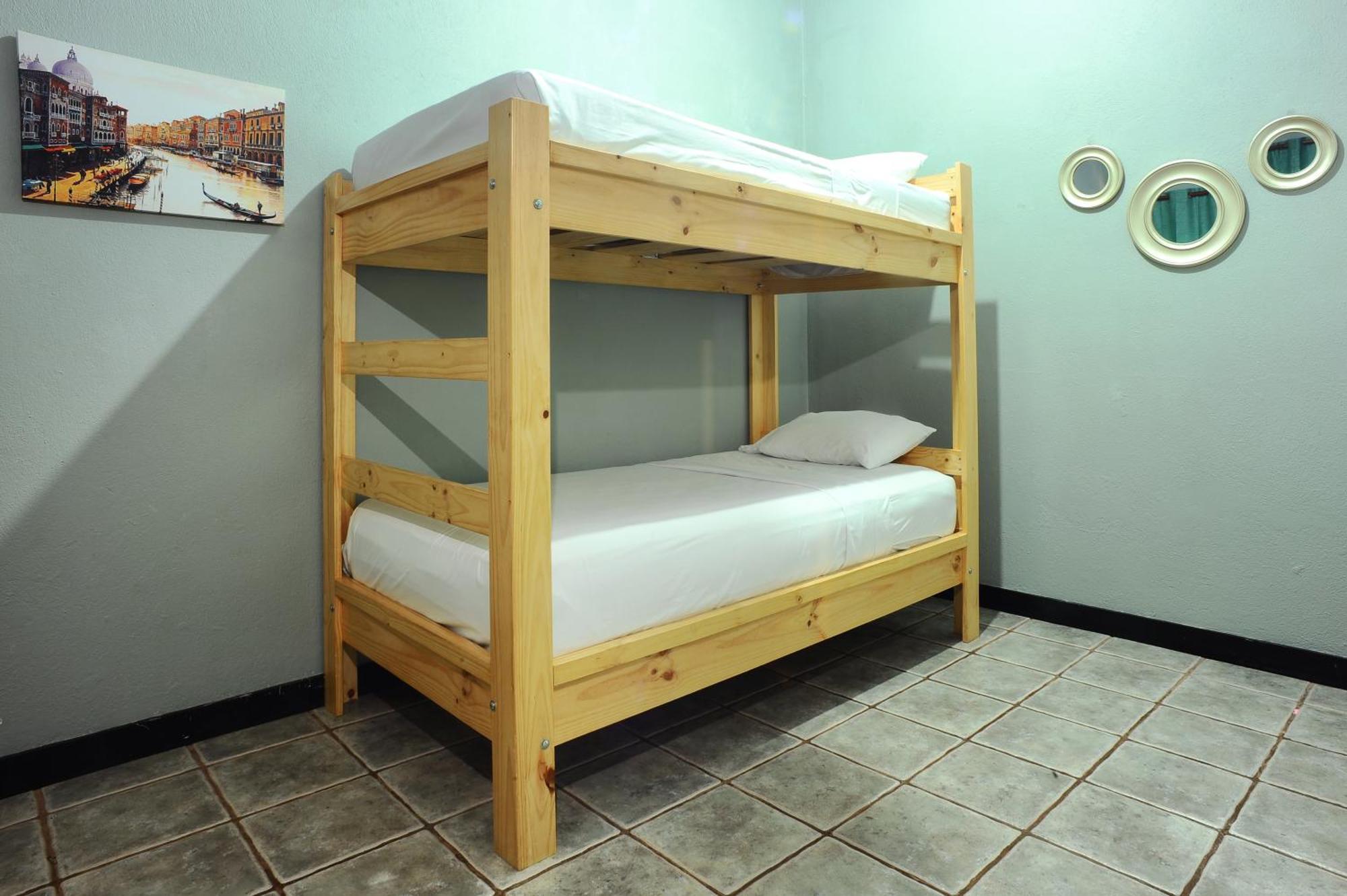 Private Fully Furnished Home At Wide Mouth Frog Hostel Quepos Ngoại thất bức ảnh