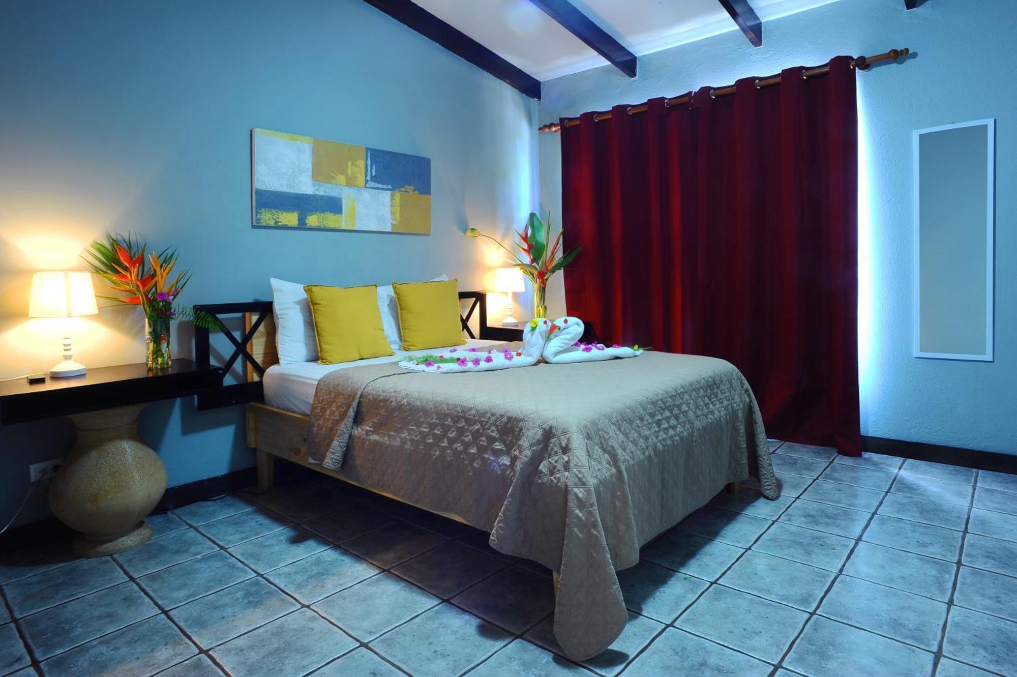 Private Fully Furnished Home At Wide Mouth Frog Hostel Quepos Ngoại thất bức ảnh