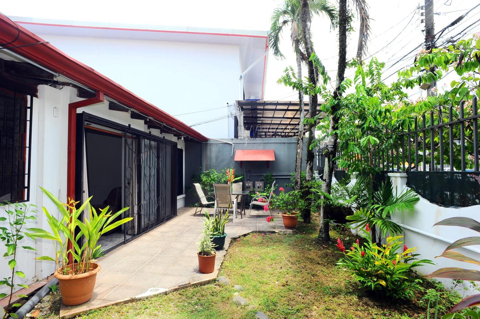 Private Fully Furnished Home At Wide Mouth Frog Hostel Quepos Ngoại thất bức ảnh