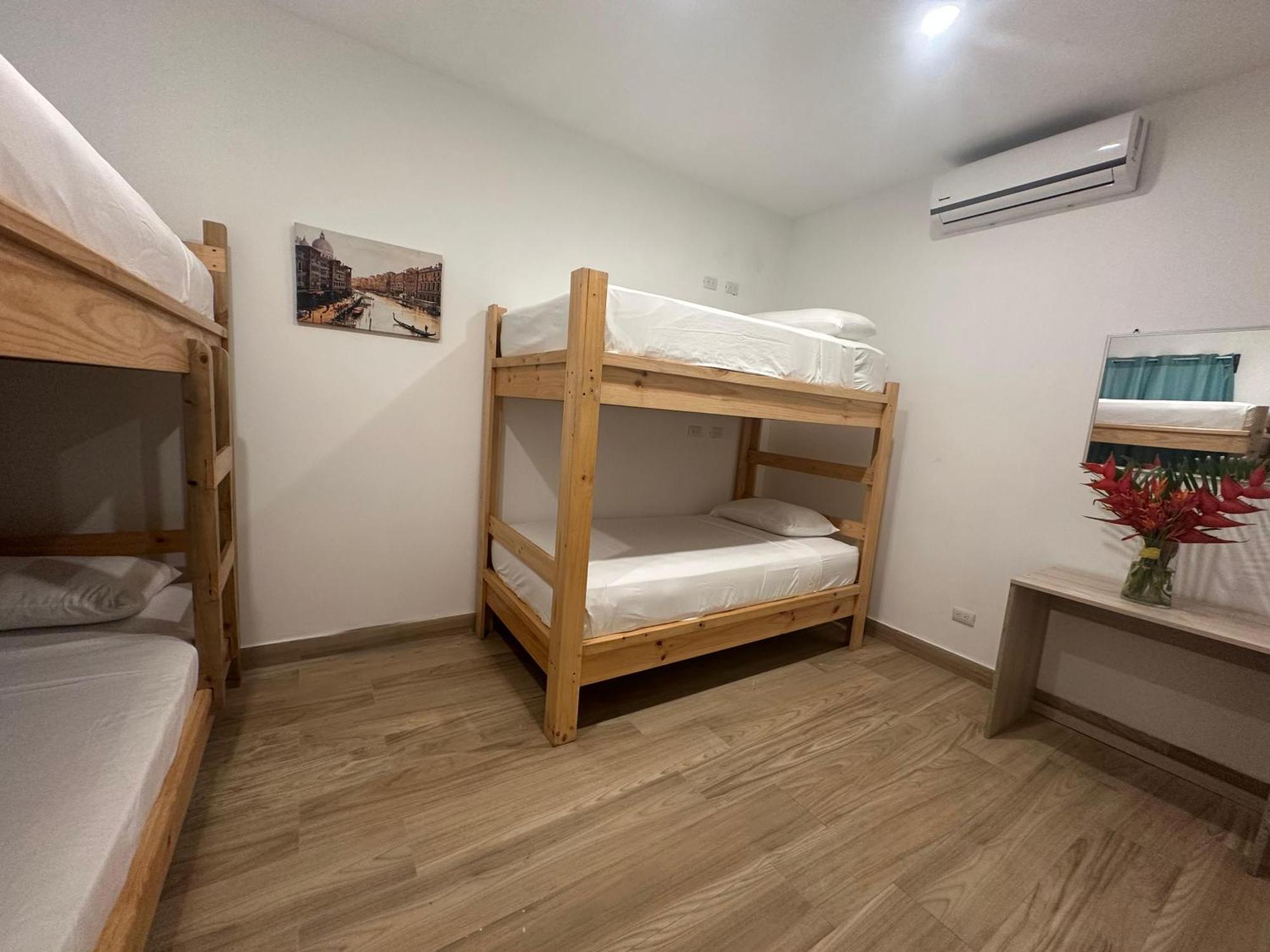 Private Fully Furnished Home At Wide Mouth Frog Hostel Quepos Ngoại thất bức ảnh
